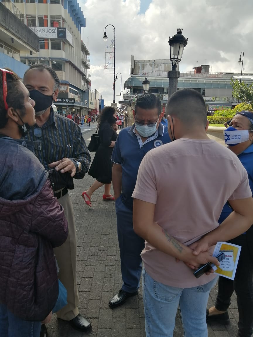 Evangelismo en San José Centro